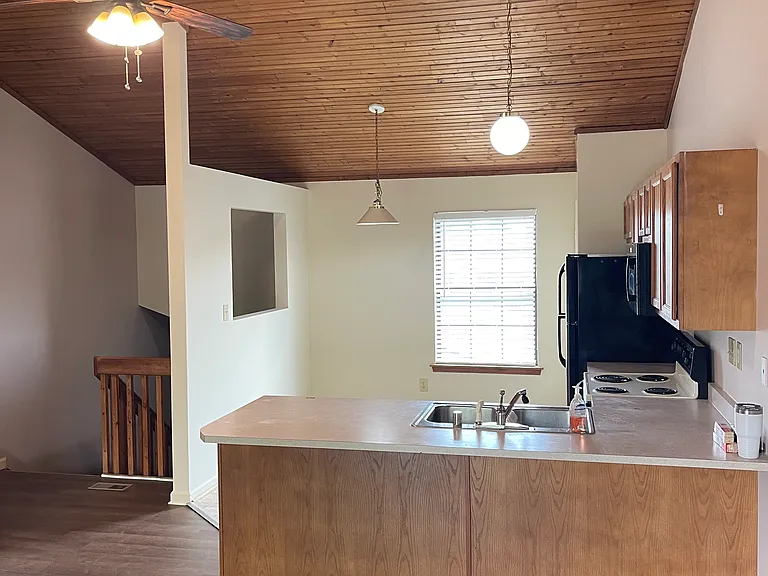 2559 Crusaders Way — Photo 5