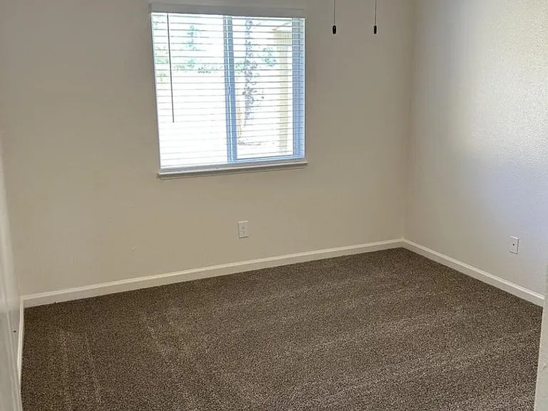 4724 W Manor Ct — Photo 9