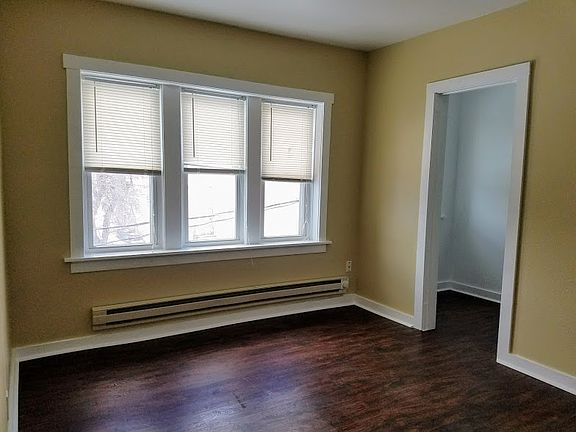 3rd image of 2726 W Clybourn St APT 17