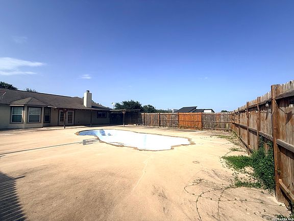 3rd image of 116 Palomino Trail