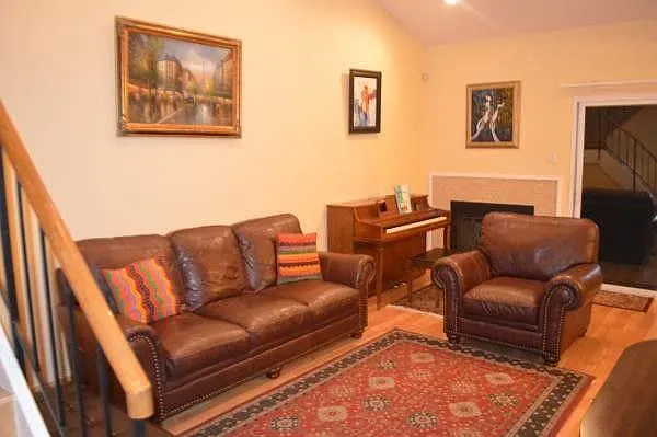 34315 Kenwood Dr — Photo 2