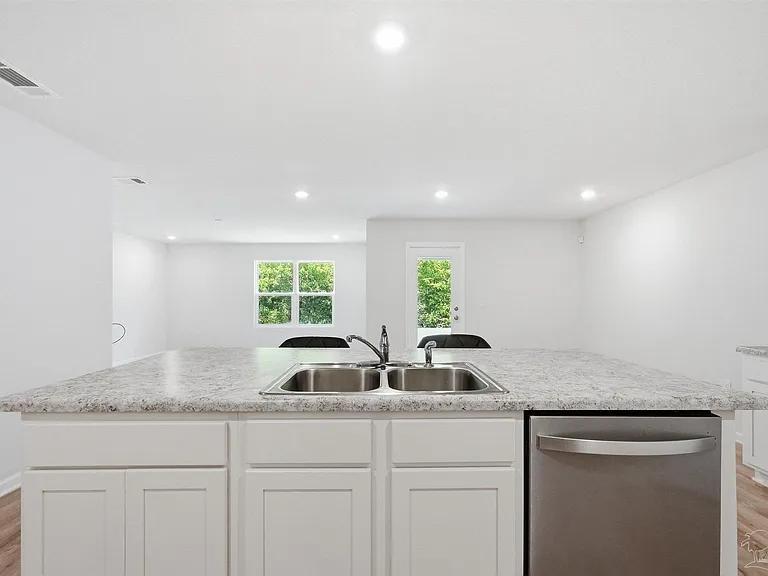 5367 Peach Dr — Photo 25