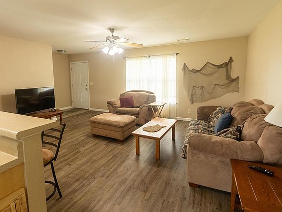 3rd image of 508 Cora Dr