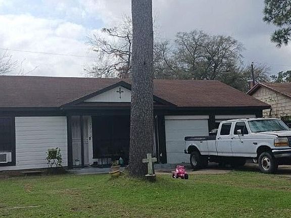 2nd image of 4726 Charriton Dr