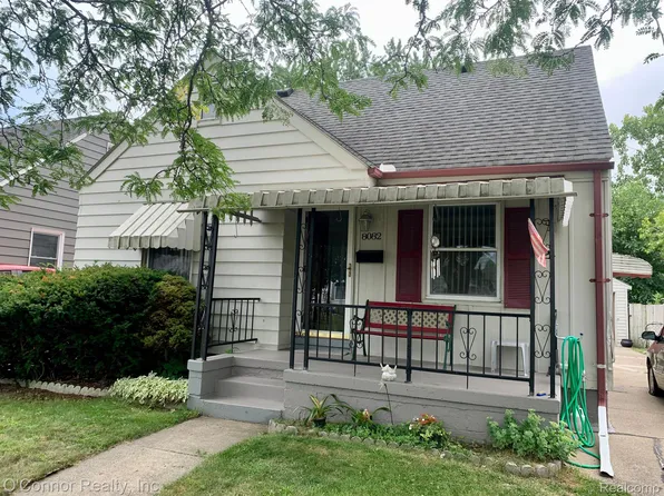 8082 Standard Ave, Center Line, MI 48015