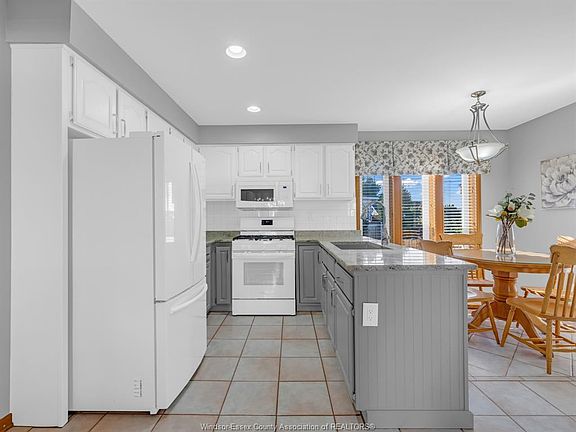 4th image of 1107 Janette Ave