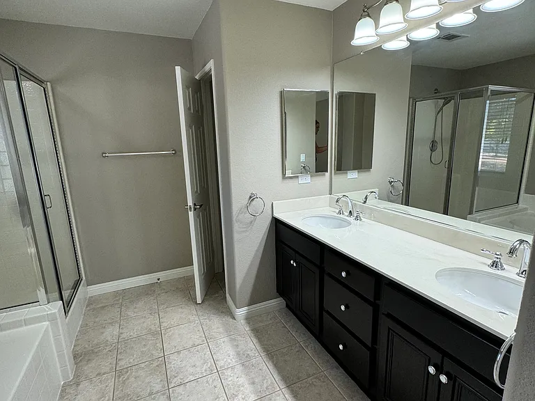 primary ensuite bathroom