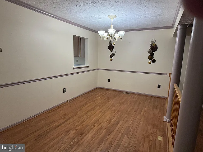 9324 Daly Ct — Photo 10