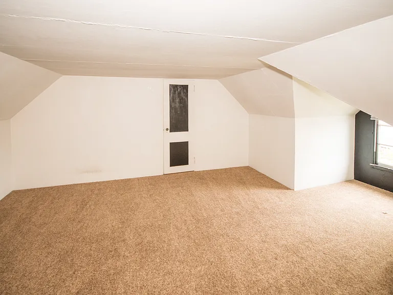 457 SW Washington Ave #7 — Photo 5