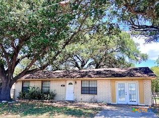 504 W Broadway St, Cuero, TX 77954