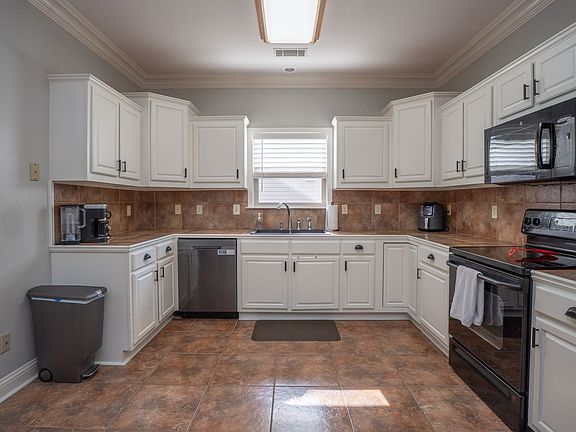 4th image of 12907 Arthur Ln
