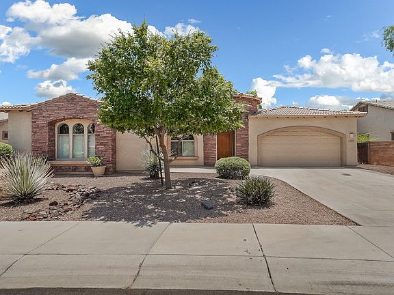2nd image of 933 E Julian Dr