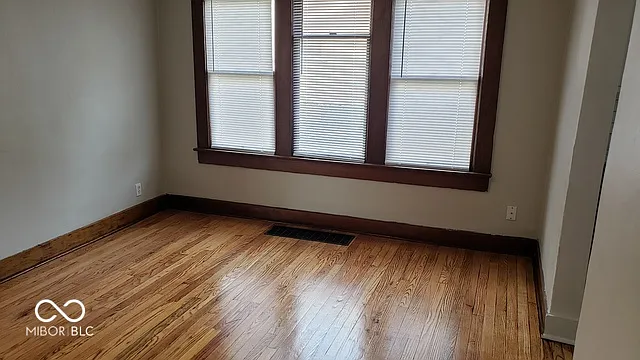727 W Washington St — Photo 8