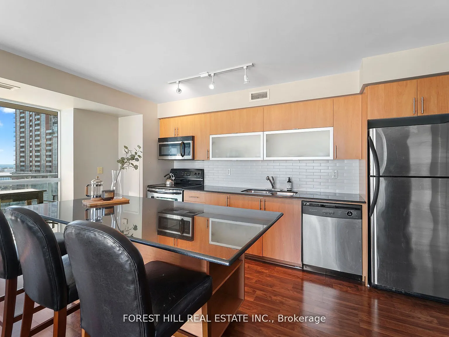 2 bed, $3,750 — Photo 2
