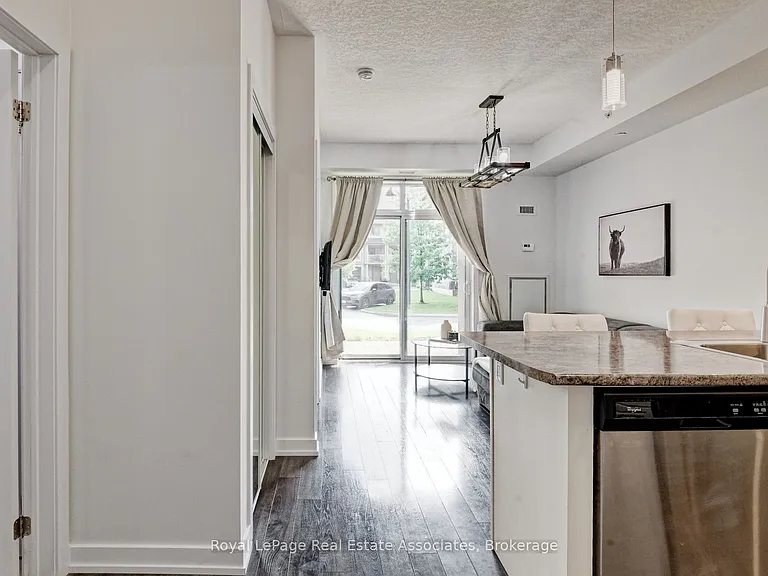 35 Southshore Cres #111 — Photo 11