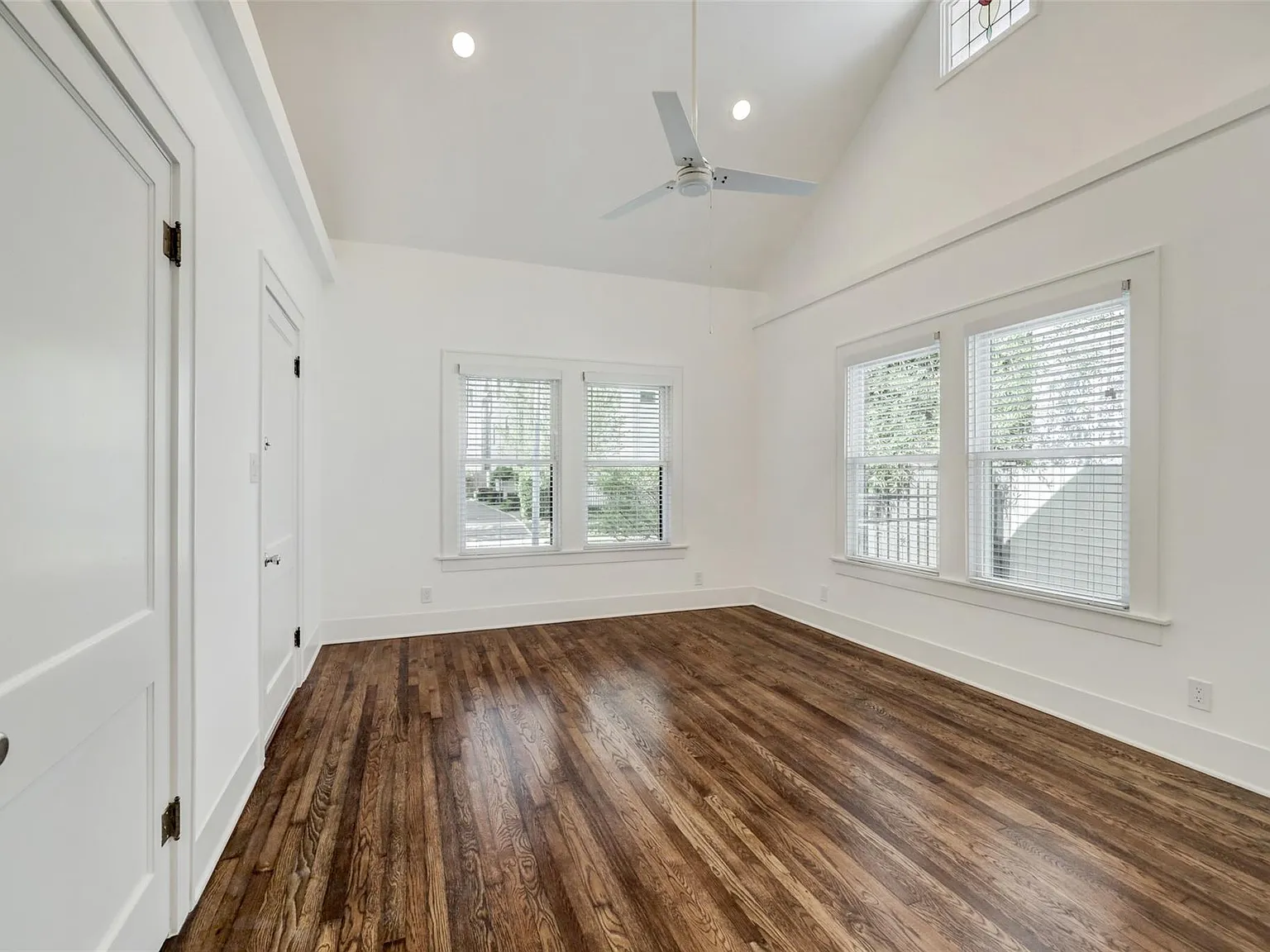 2 bed, 1.5 bath, 1235 sqft, $2,195 — Photo 3