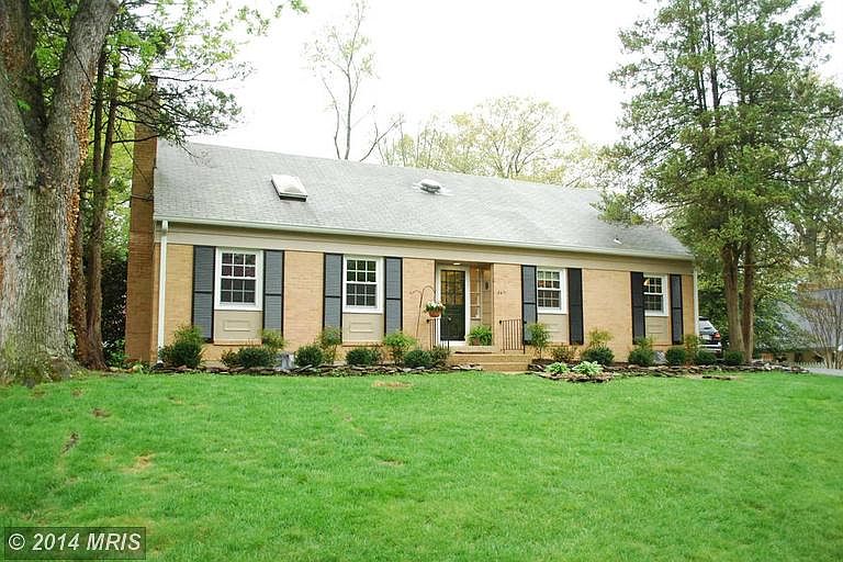 1st image of 2411 Childs Ln