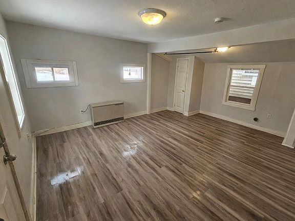 2nd image of 21 Mechanic St #21A