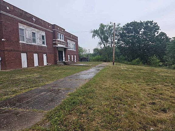 5th image of 301 N 17th St