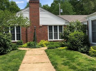 818 N McKnight Rd, Saint Louis, MO 63132