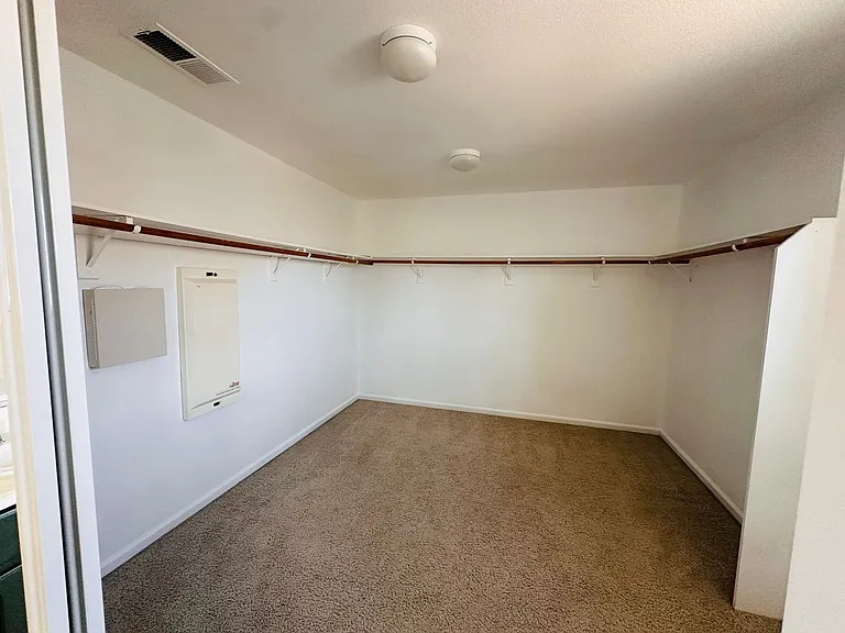 2403 Clemente Ln — Photo 42