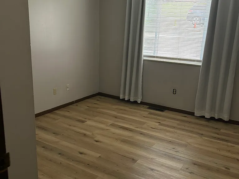 5200 Capitol Hill Dr #B — Photo 15