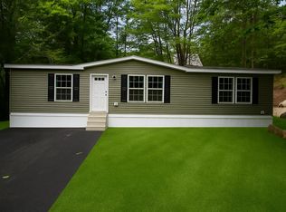 33 Lois Ln, Naples, ME 04055