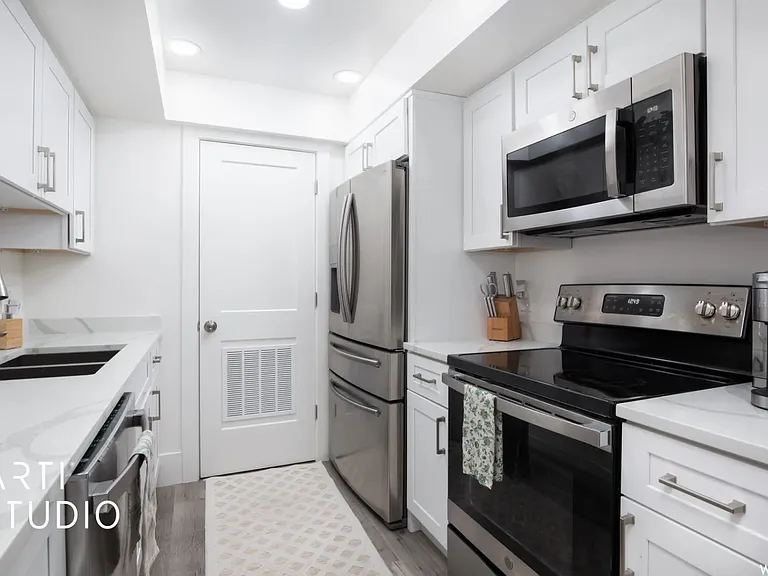 115 S 1100 E #701 — Photo 2