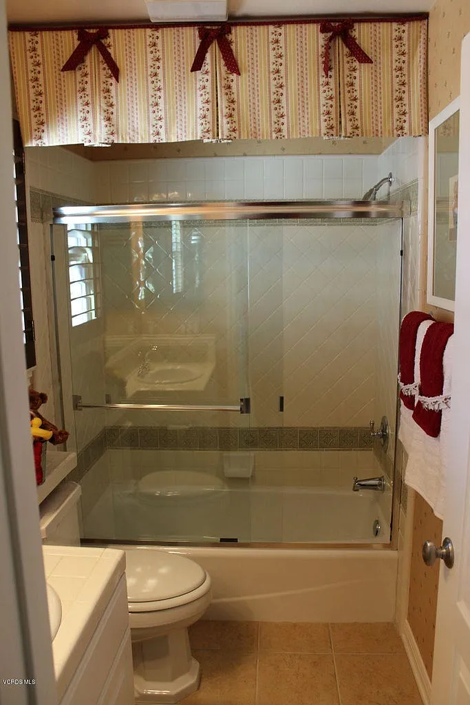 4 bed, 7840 sqft, $6,800 — Photo 4