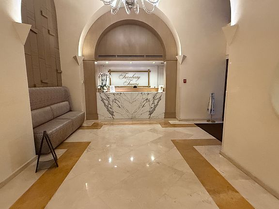 4th image of 19355 Turnberry Way APT 17F