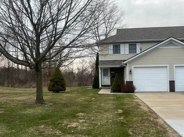 3790 Ramblewood Dr, Port Huron, MI 48060