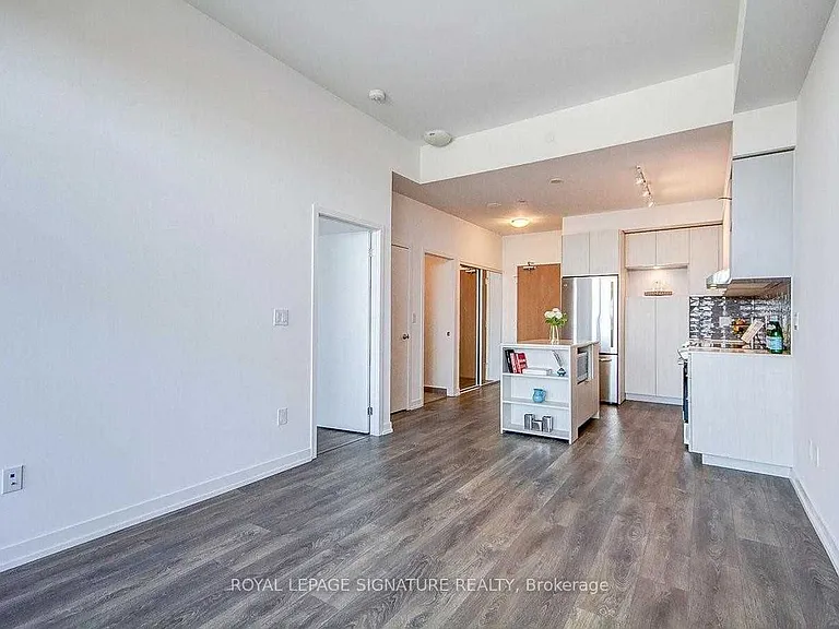 2520 Eglinton Ave W #1408 — Photo 4