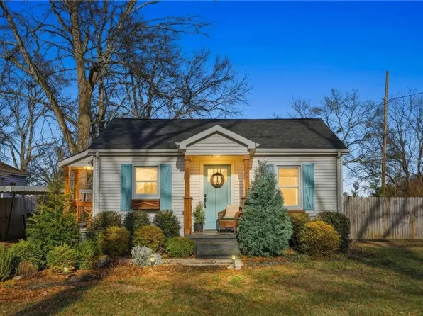 9 Beatrice St, Greenville, SC 29611