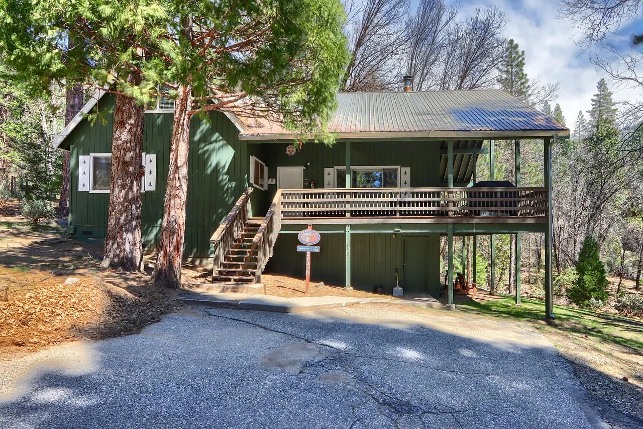 2701 Spelt Rd photo 1
