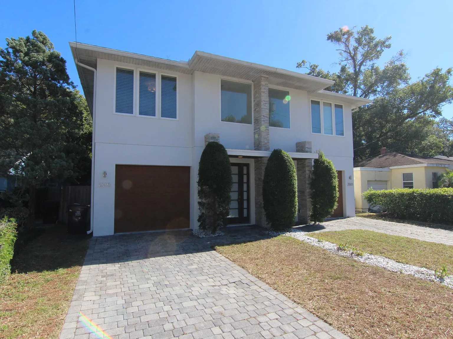 3 bed, 2314 sqft, $3,300 — Photo 2