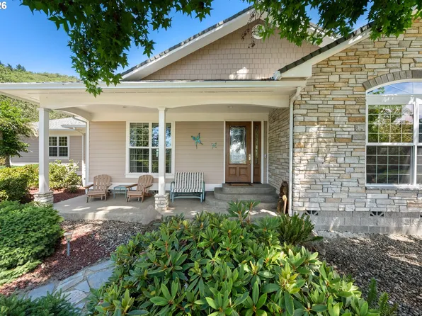 420 Cascara Ln, Roseburg, OR 97471