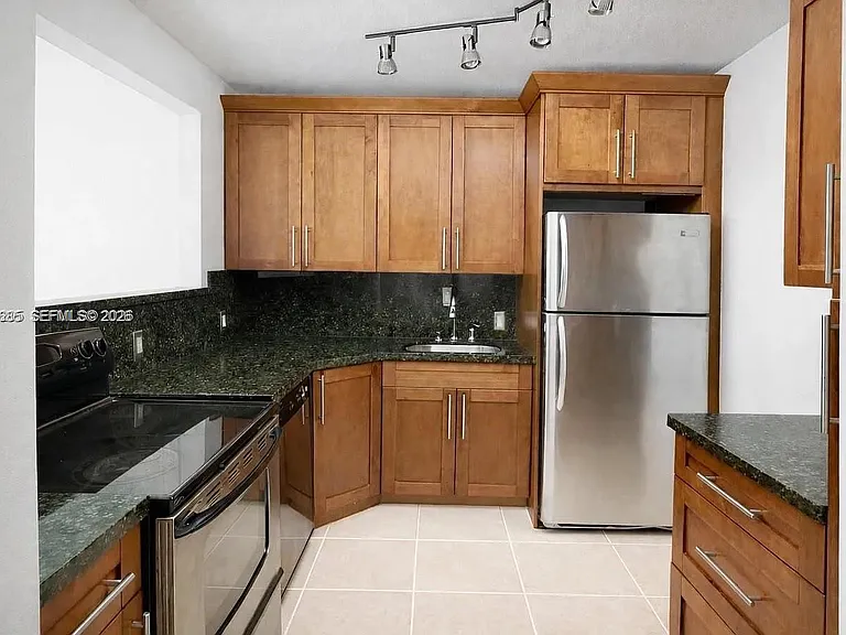 100 Bayview Dr #310 — Photo 9