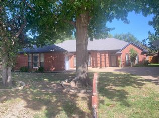 112 Sunny Meadows Dr, Burleson, TX 76028