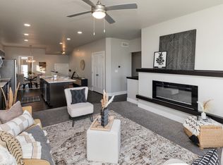 1424 NE Little Beaver Dr, Grimes, IA 50111