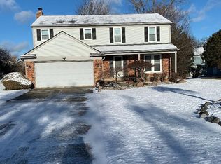 5682 Stonington Ct, West Bloomfield, MI 48322