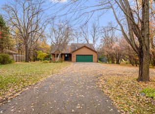 4955 Perkinsville Rd, Maple Plain, MN 55359