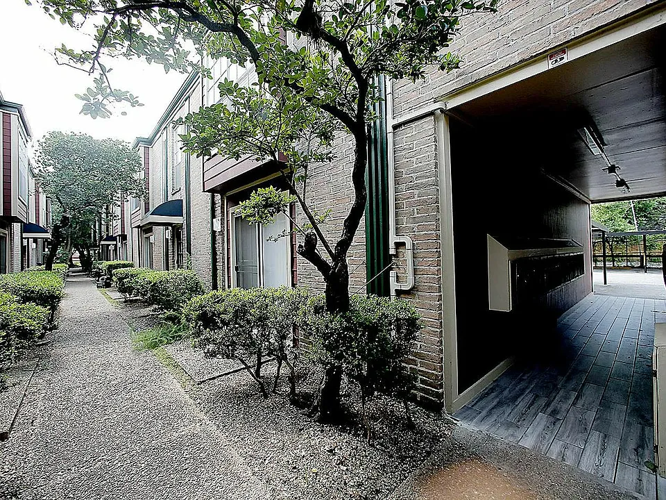 Forest Oaks Apartments