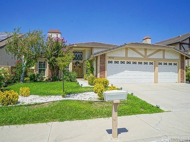 Single Story 4+2 Santa Clarita. Wow 4 Bedroom Updated Home in Santa Clarita w/ 3 Car Garage?!?!?!?