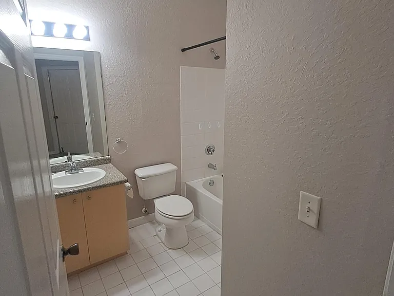 260 Crestwood Cir #106 — Photo 11