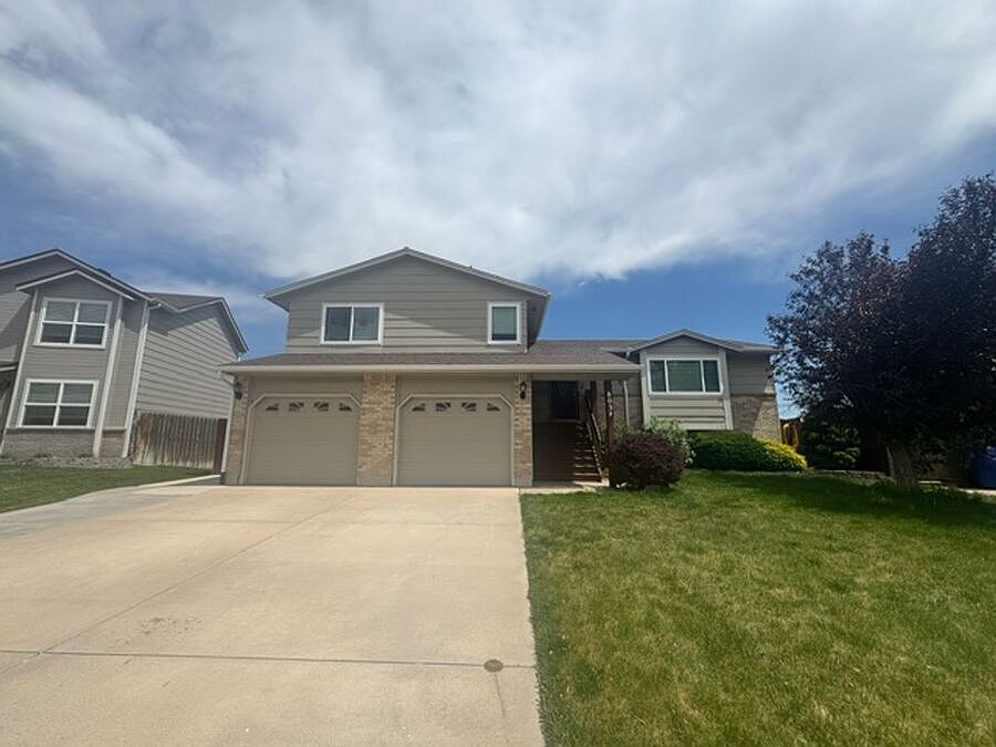 1st image of 803 Foxwood Dr