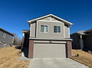 866 Barker Ln, Lincoln, NE 68521