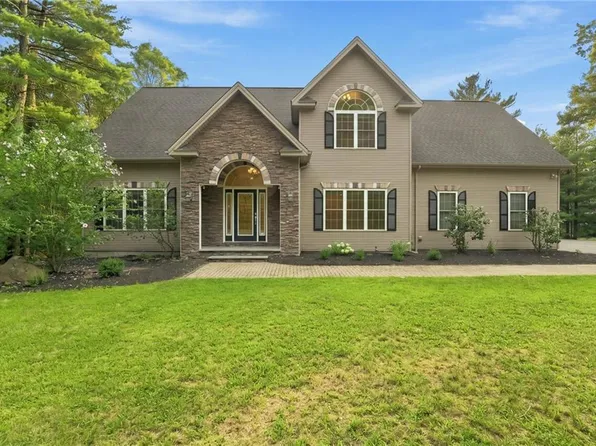 57 Club House Rd, Coventry, RI 02816