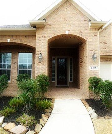 4 Bedrooms with Study 2.5 baths . Double Garage with Tandem.