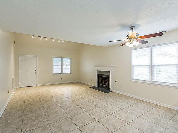 5th image of 1103 Jonestown Ln