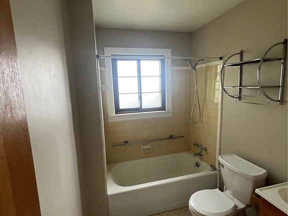 5th image of 1439 S Telegraph Rd APT 10